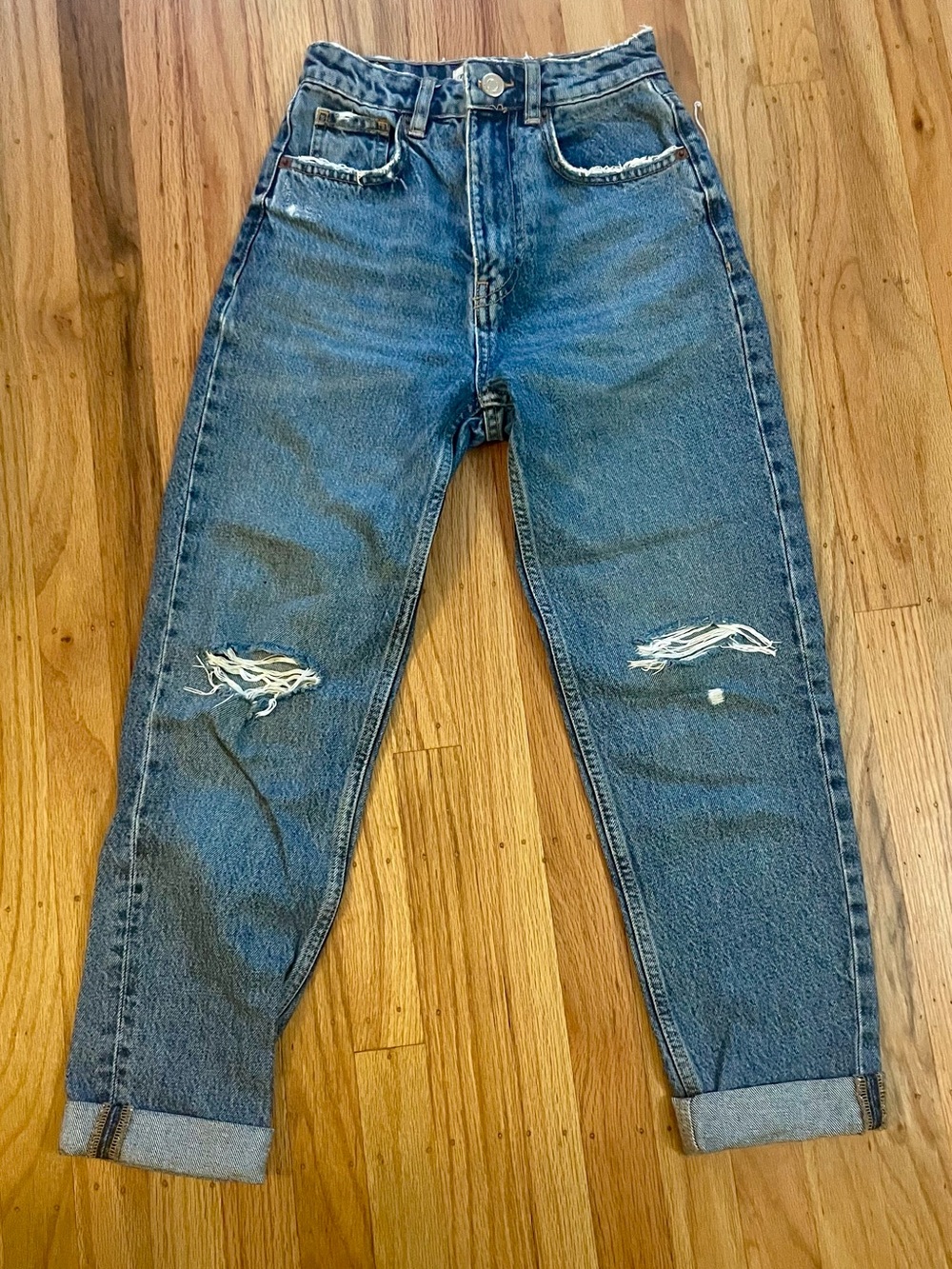 Zara Women’s Distressed Blue Jeans